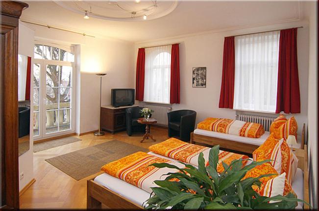 Villa Von Soden - Hotel Garni Friedrichshafen Oda fotoğraf